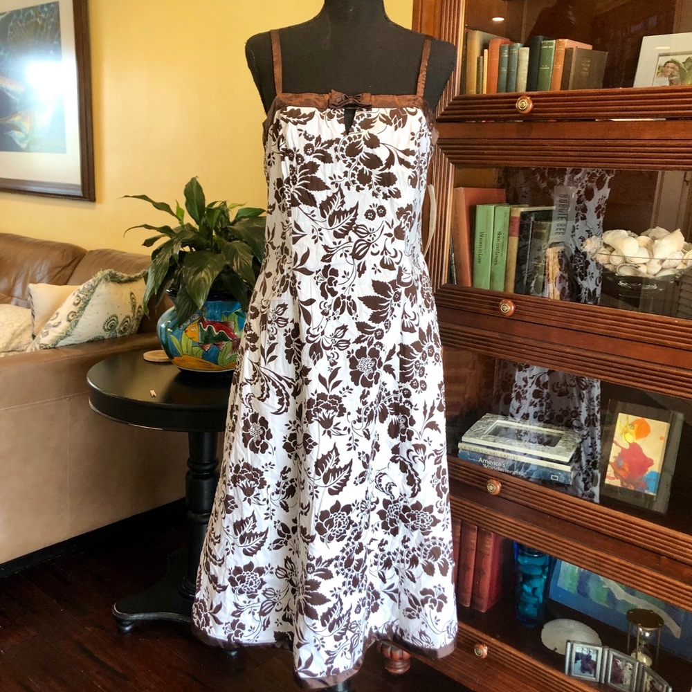 NWT- Robbie Bee brown & white retro style dress